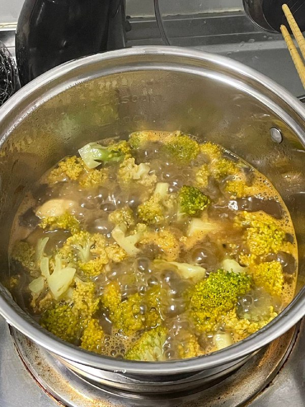 在家上班的好处，五点开始煮饭切菜，饭差不多了，就炖个菜